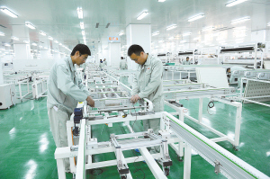 全市新特產業(yè)、服務業(yè)和沿海發(fā)展重點項目推進會現場觀摩活動剪影